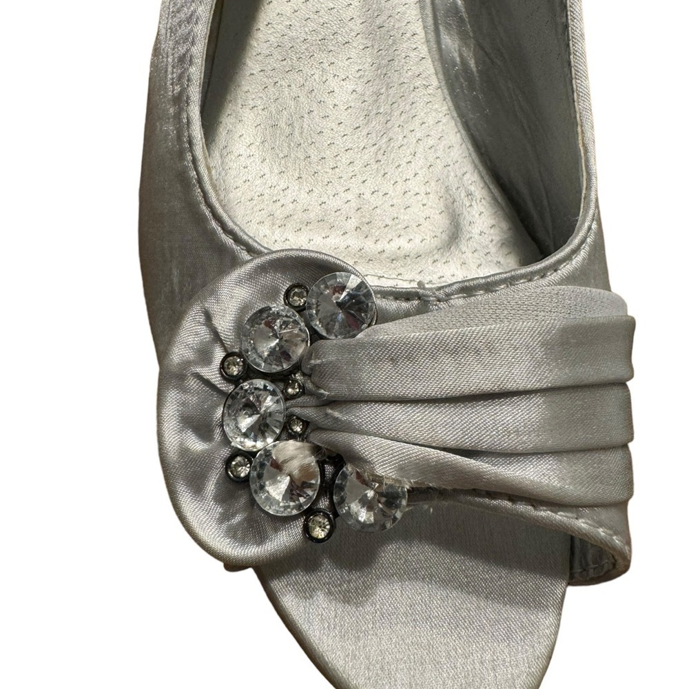 Beacon Womens Silver Satin Embellished Peep Toe Slingback Heels Size 85 - Picture 5 of 6